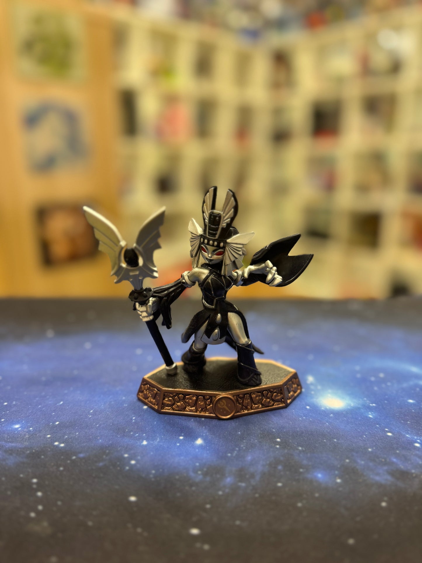 Golden Queen Dark Edition