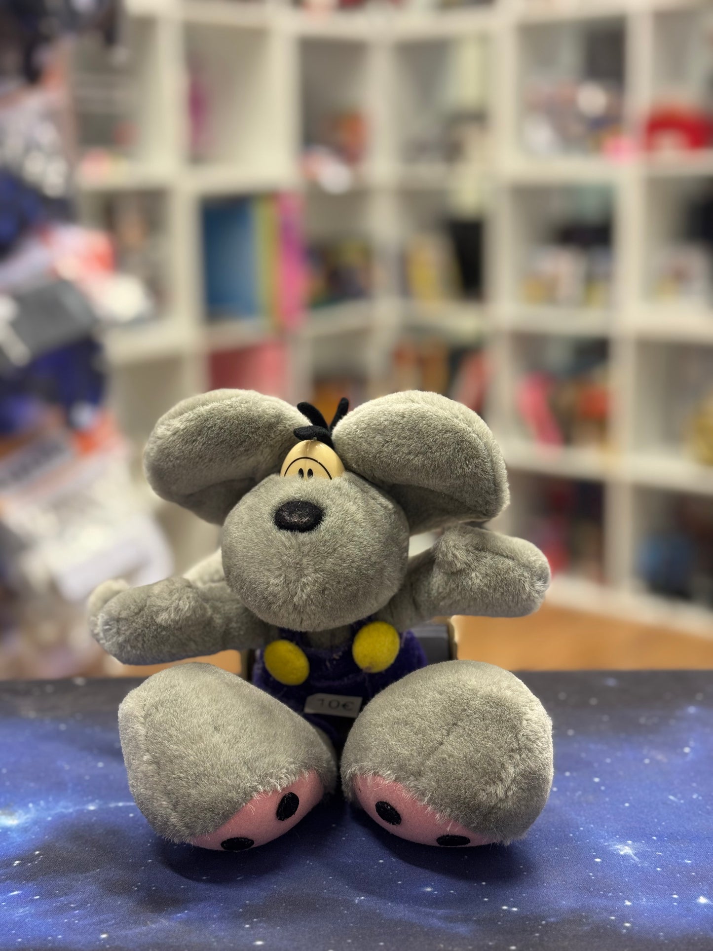 Diddl Lila Latzhose gelbe Knöpfe