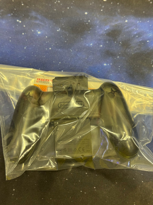 Nintendo Switch JoyCon Grip Controllerhalter Original mit Ladefunktion